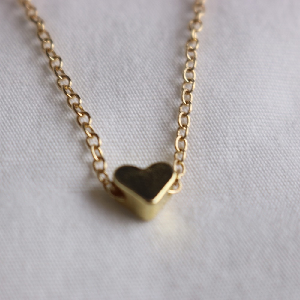 Dainty Heart Pendant Necklace - Picture 6 of 6